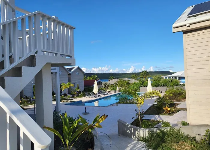 Crawlbay Suites Hotel